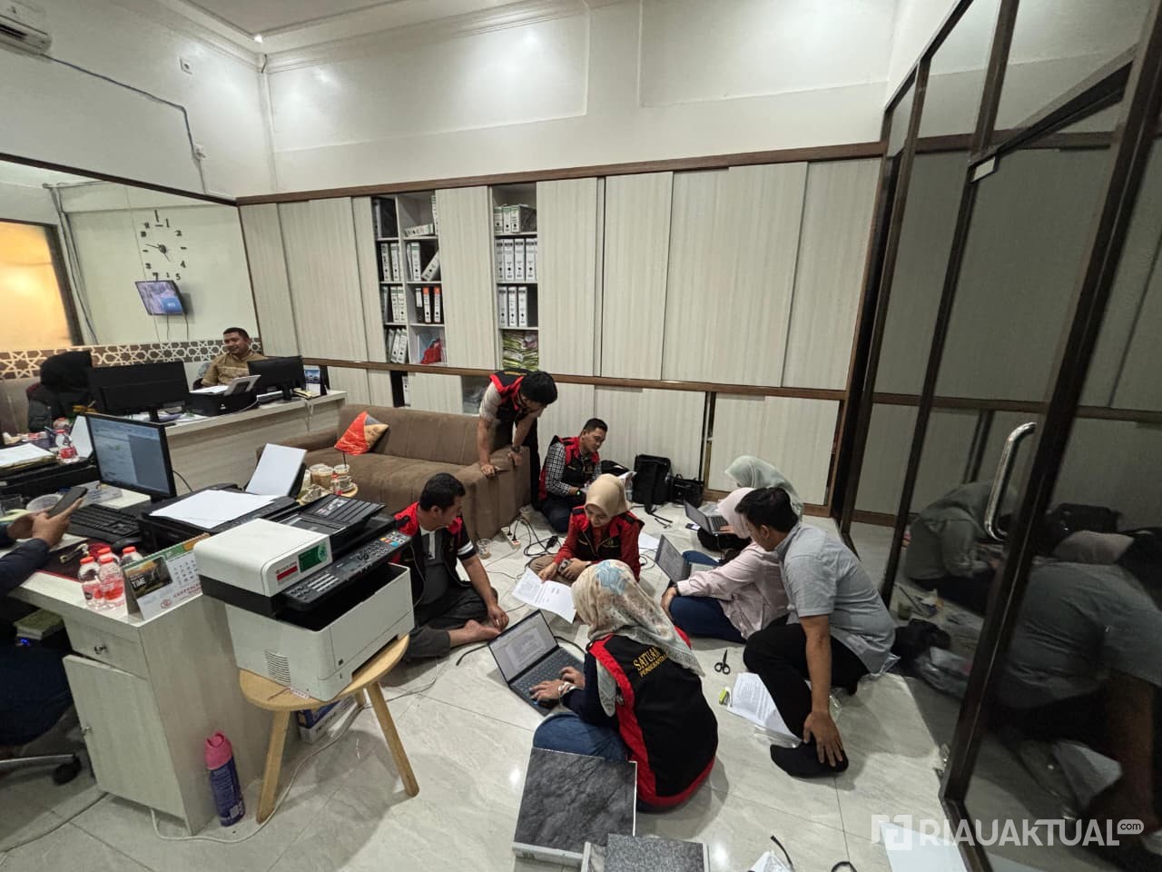 Kejati Riau Kembali Geledah 2 Kantor di Dumai Terkait Dugaan Korupsi Jasa Kapal