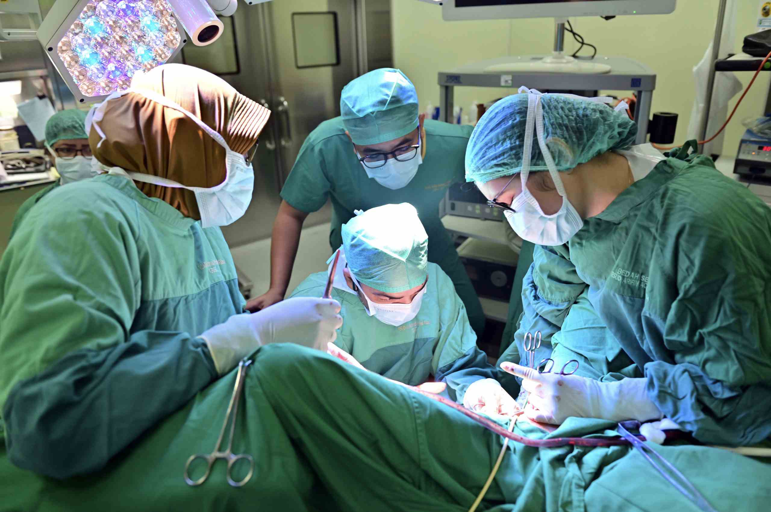 RSUD Arifin Achmad Tangani Kasus Langka, Pasien 14 Tahun Miliki 2 Rahim dan 1 Ginjal