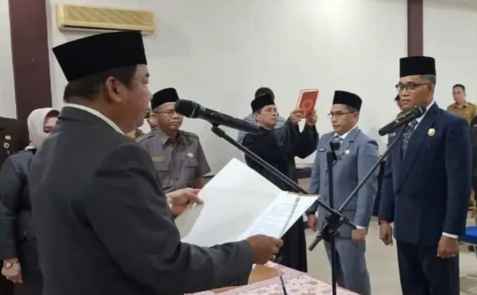 Wabup Inhu Hendrizal Lantik Tiga Pejabat Disdukcapil, Tekankan Pelayanan Bebas Pungli