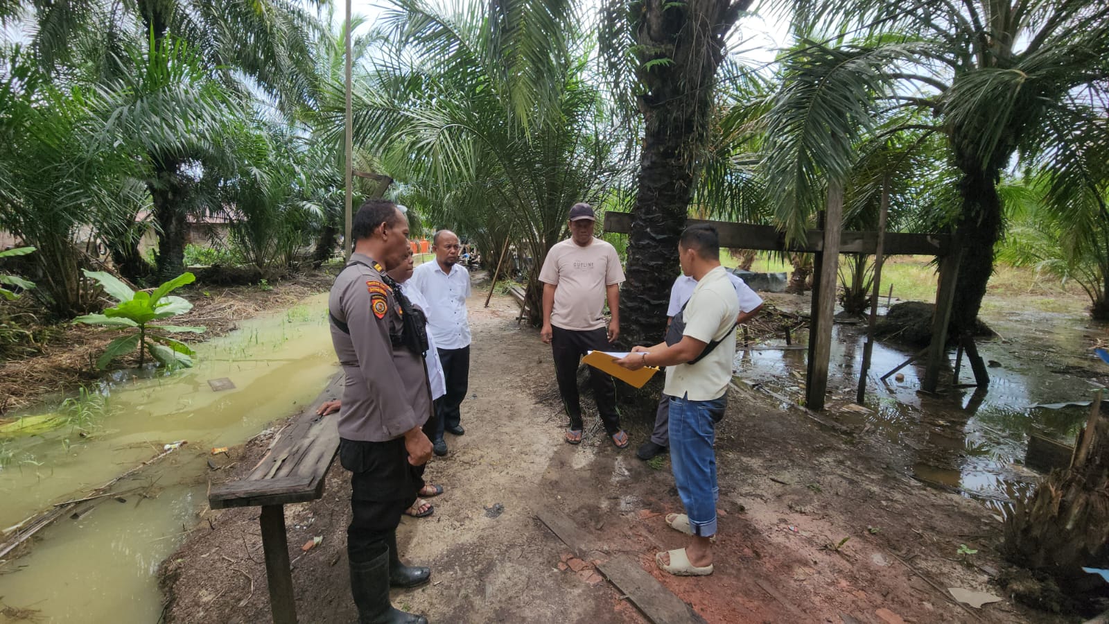 Polisi Gerebek Rumah Diduga Tempat Transaksi Sabu di Bangko Kanan, 3 Pria Diamankan