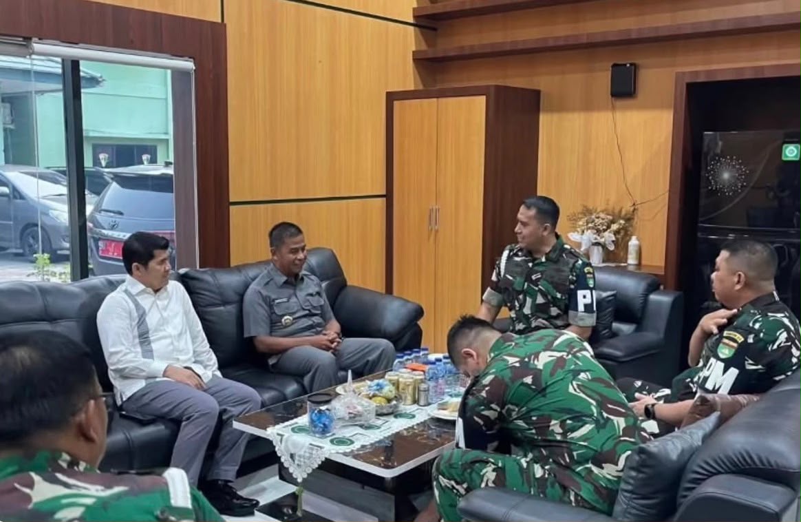 Sinergitas TNI dan Pemkab Kampar Diperkuat, Danpomdam XIX/TT Terima Kunjungan Bupati Ahmad Yuzar
