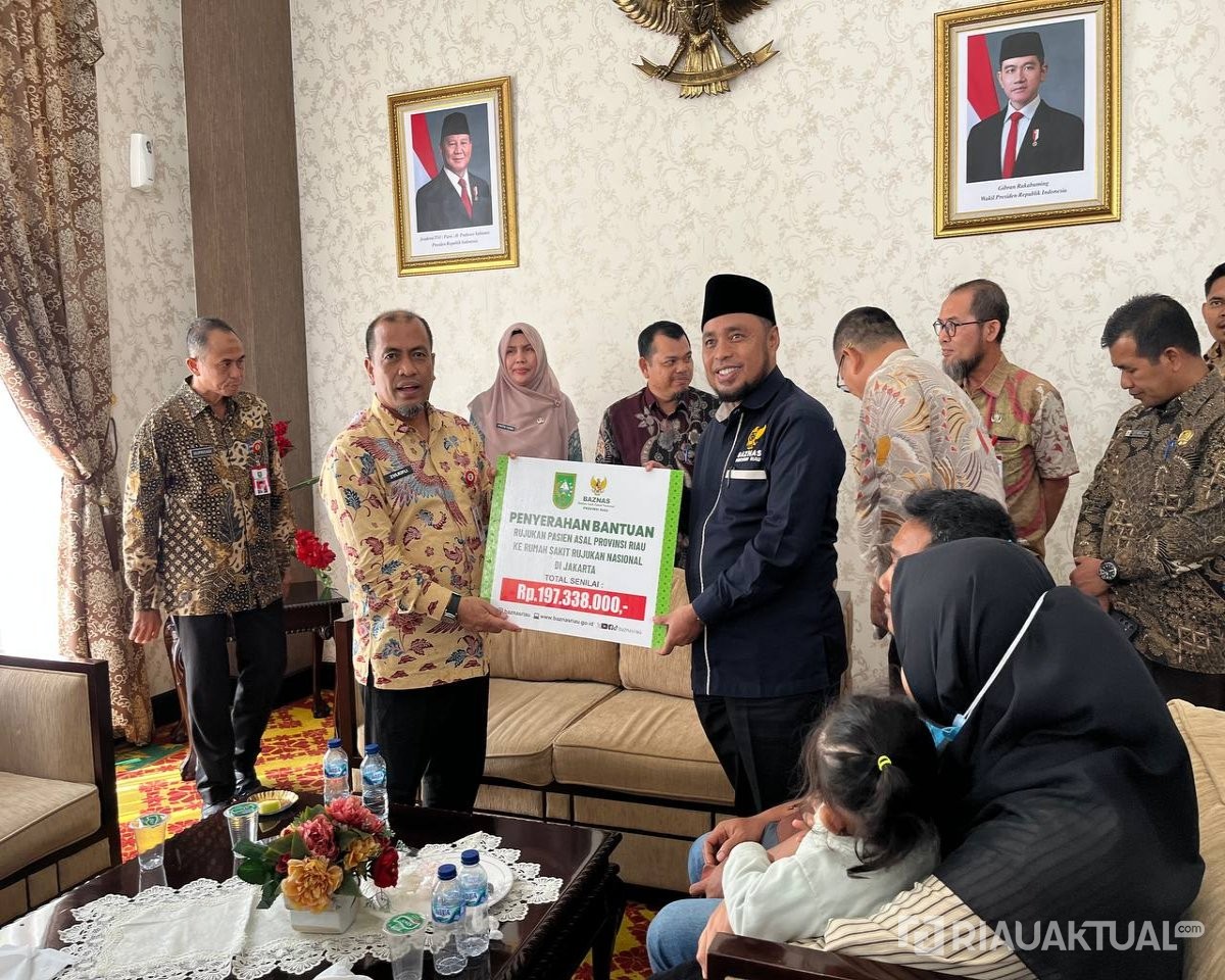 Baznas Riau Salurkan Bantuan Rp197 Juta Untuk Pasien Rujukan ke Jakarta