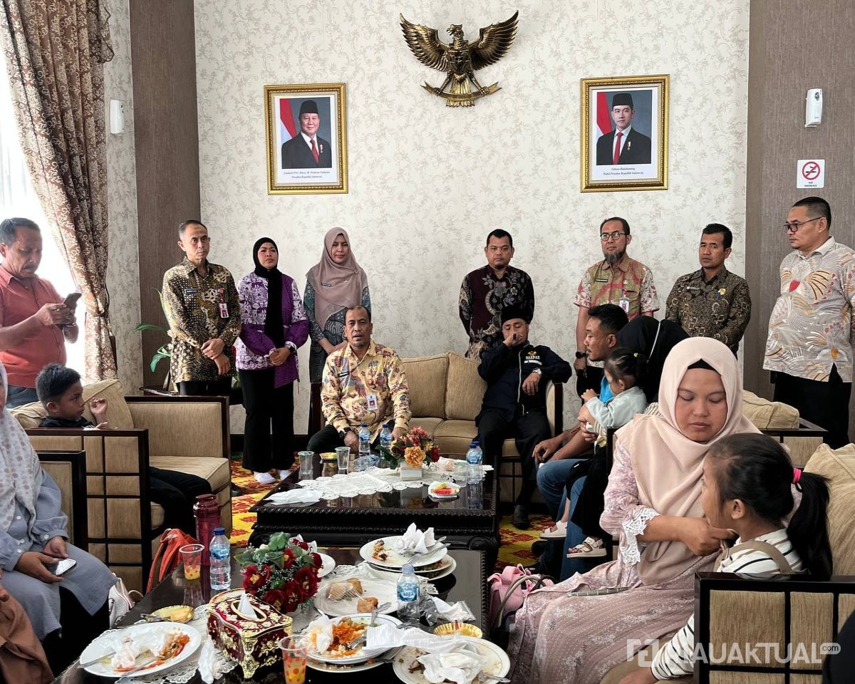 Pemprov Riau Lepas 9 Pasien Rujukan ke Jakarta