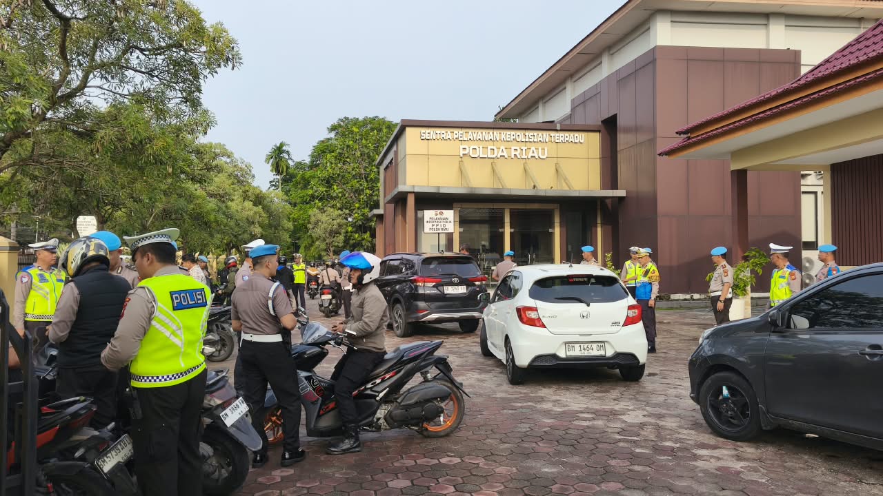 Hari Keempat Operasi Patuh, Polda Riau Periksa Disiplin Personel