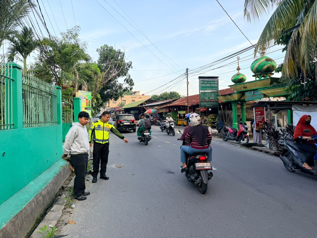 Dua Motor Adu Kambing di Jalan Tengku Bey Pekanbaru, 4 Orang Terluka Termasuk Anak Kecil
