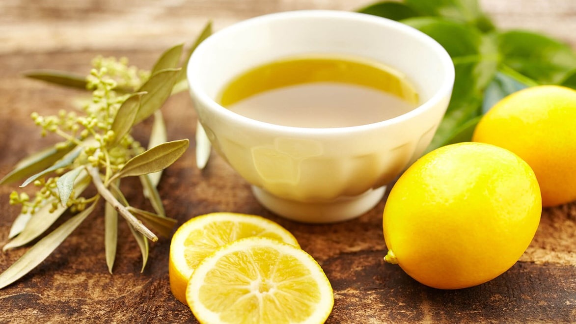 Viral Tren Minum Lemon-Minyak Zaitun Biar Kulit 'Glowing', Begini Kata Dermatolog