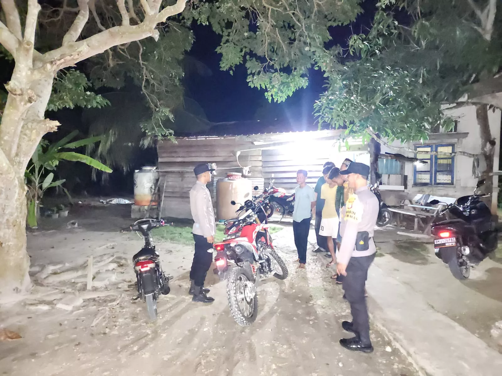 Polsek Bangko Pusako Turun Subuh-Subuh, Cegah Balap Liar dan Amankan Ibadah