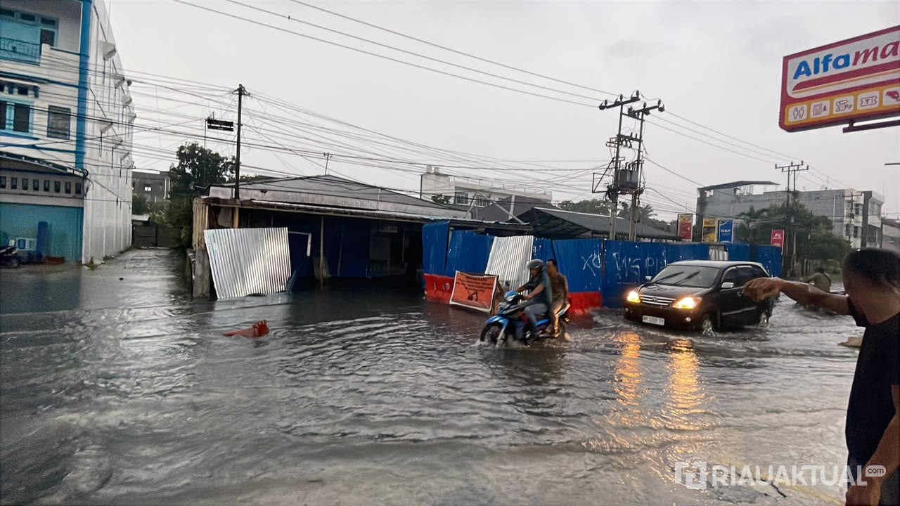 Akibat Galian IPAL di Jalan Cempaka Pekanbaru, Warung Warga Rusak dan Kebanjiran