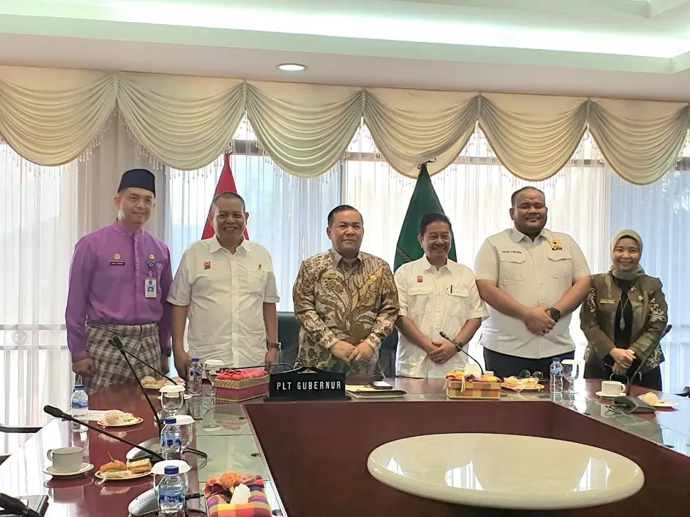 SF Hariyanto Jadi Gubernur Pertama di Indonesia Raih Insinyur Profesional Utama