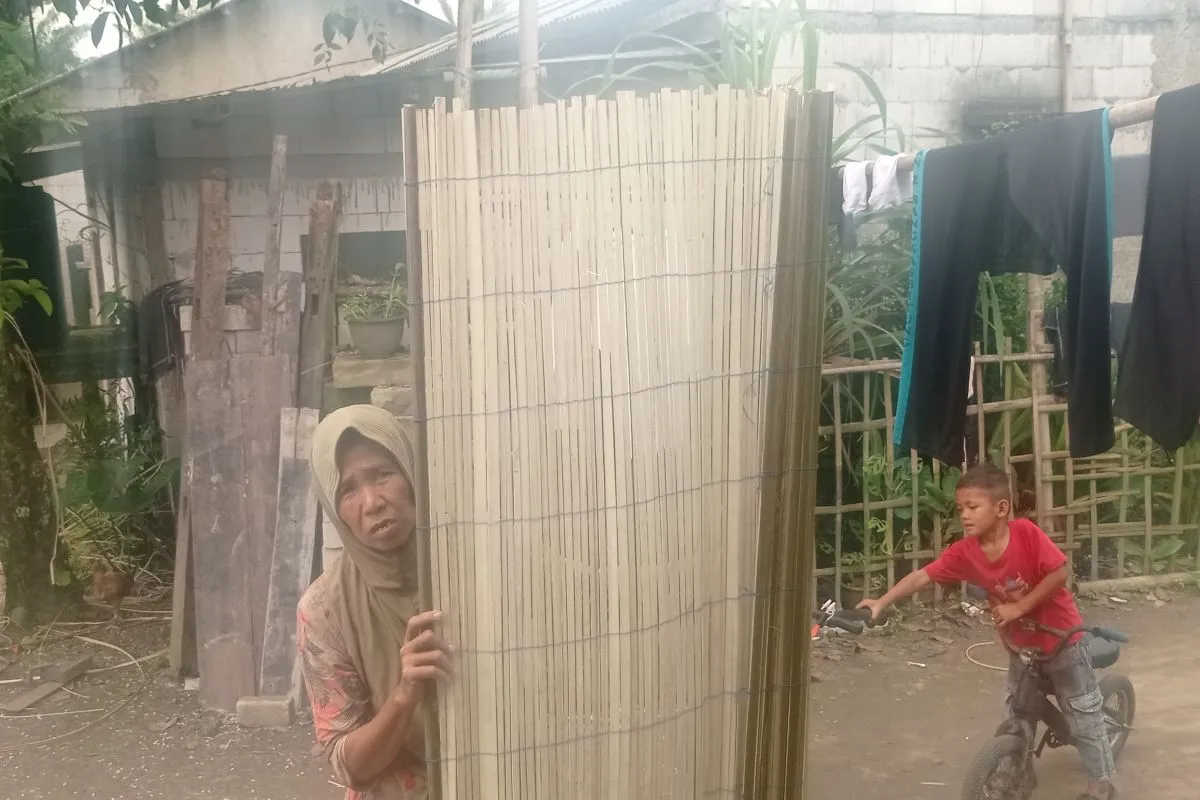 Kerajinan Krey Berbahan Pelepah Sawit di Lebak Dongkrak Ekonomi Warga