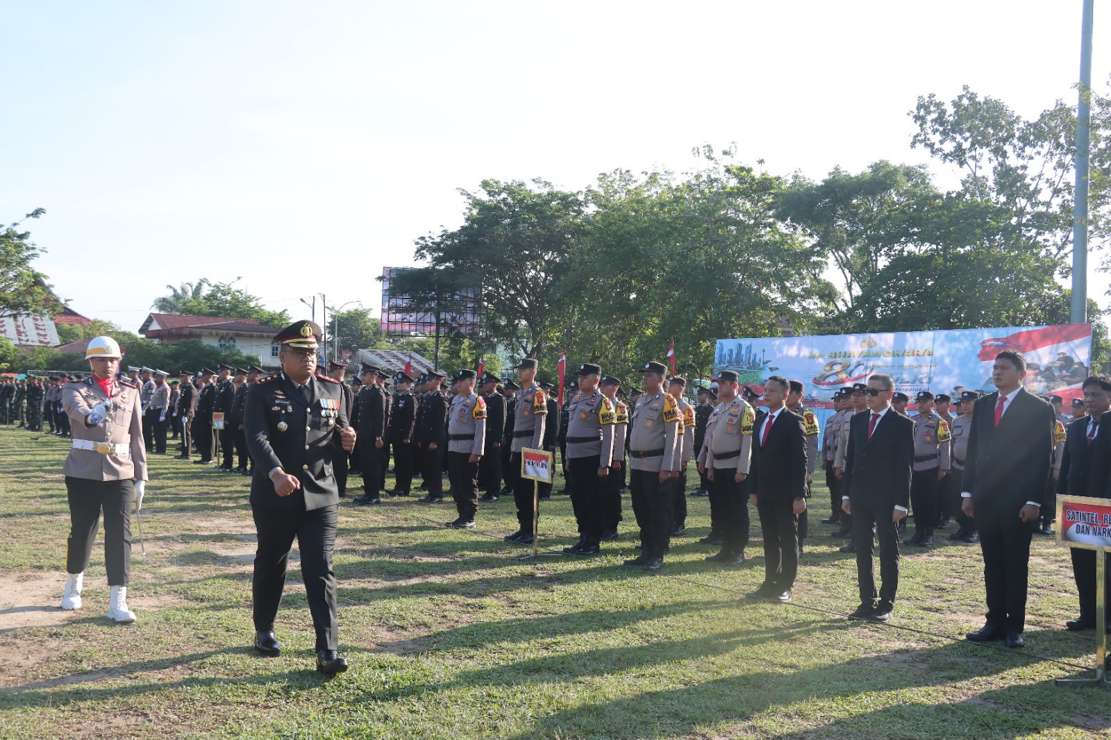 Hari Bhayangkara ke-80, Polres Kampar Berikan Penghargaan untuk Petani Berprestasi