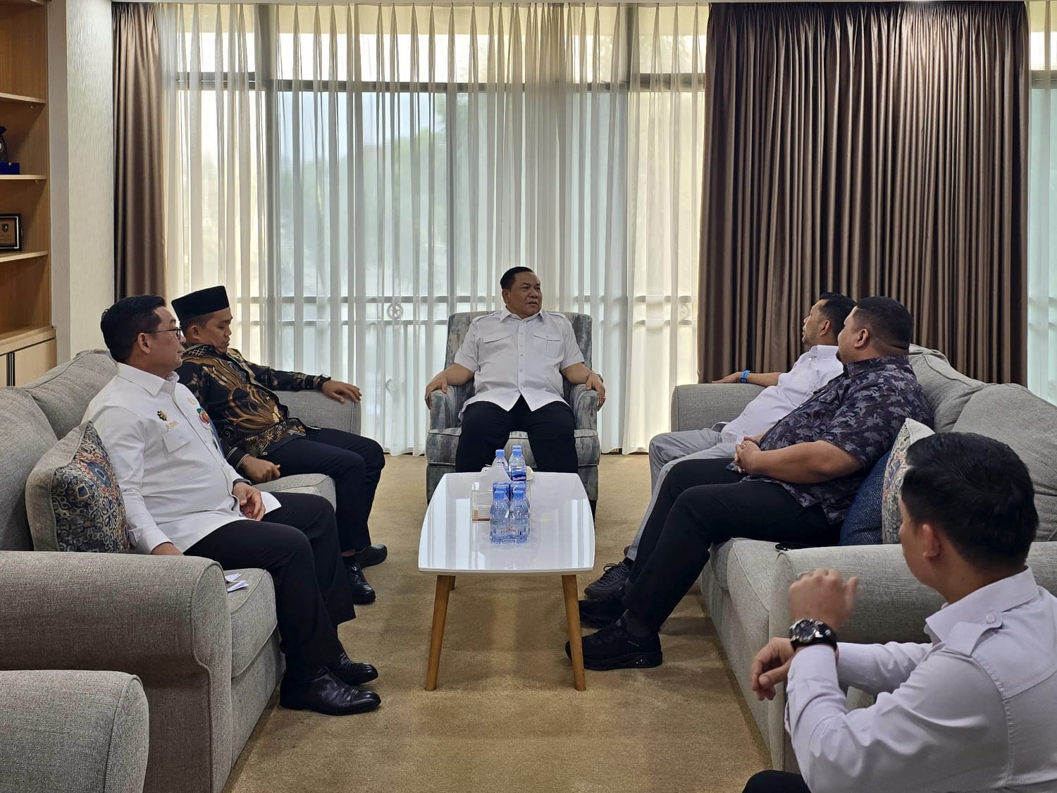 Pimpinan DPRD Pekanbaru Audiensi dengan Plt Gubernur Riau, Dorong Kolaborasi Pembangunan