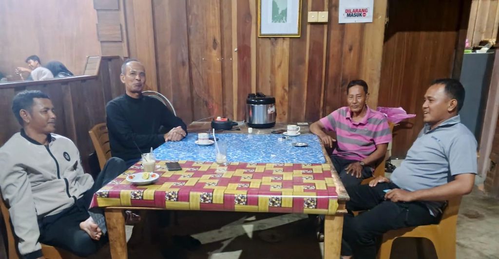 Hampir 39 Tahun Jadi Ketua RT, M. Nor Dapat Apresiasi Kapolsek Teluk Meranti