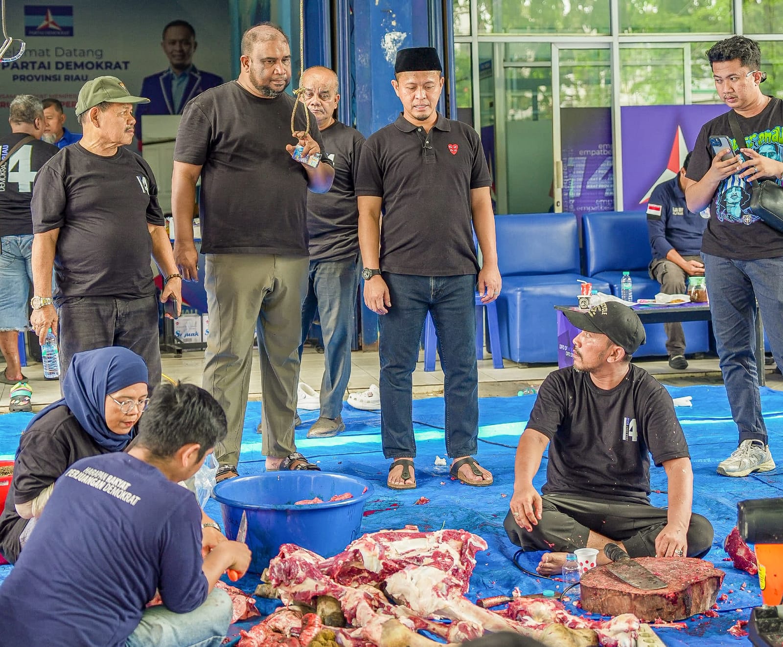 Berbagi Dengan Sesama di Momen Iduladha, Wako Pekanbaru Apresiasi DPD Partai Demokrat Riau 