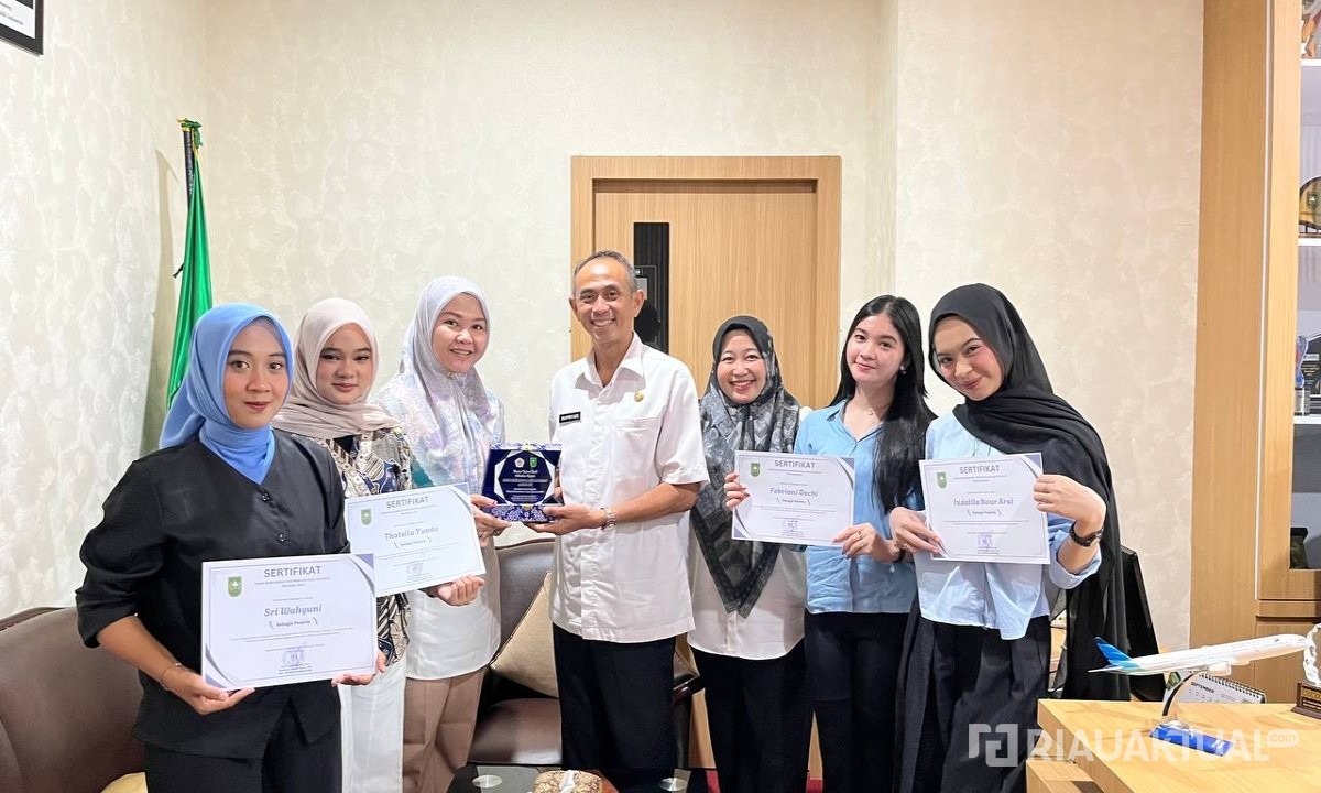 Diskominfotik Riau Lepas Mahasiswi Magang Mandiri Universitas Hang Tuah, Ini Pesan Kadis