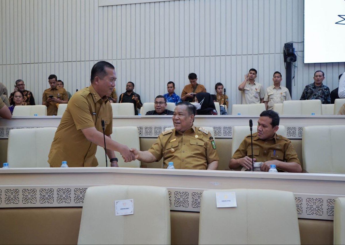 Plt Gubri Sampaikan Persoalan Pembangunan pada RDP Komisi II DPR RI