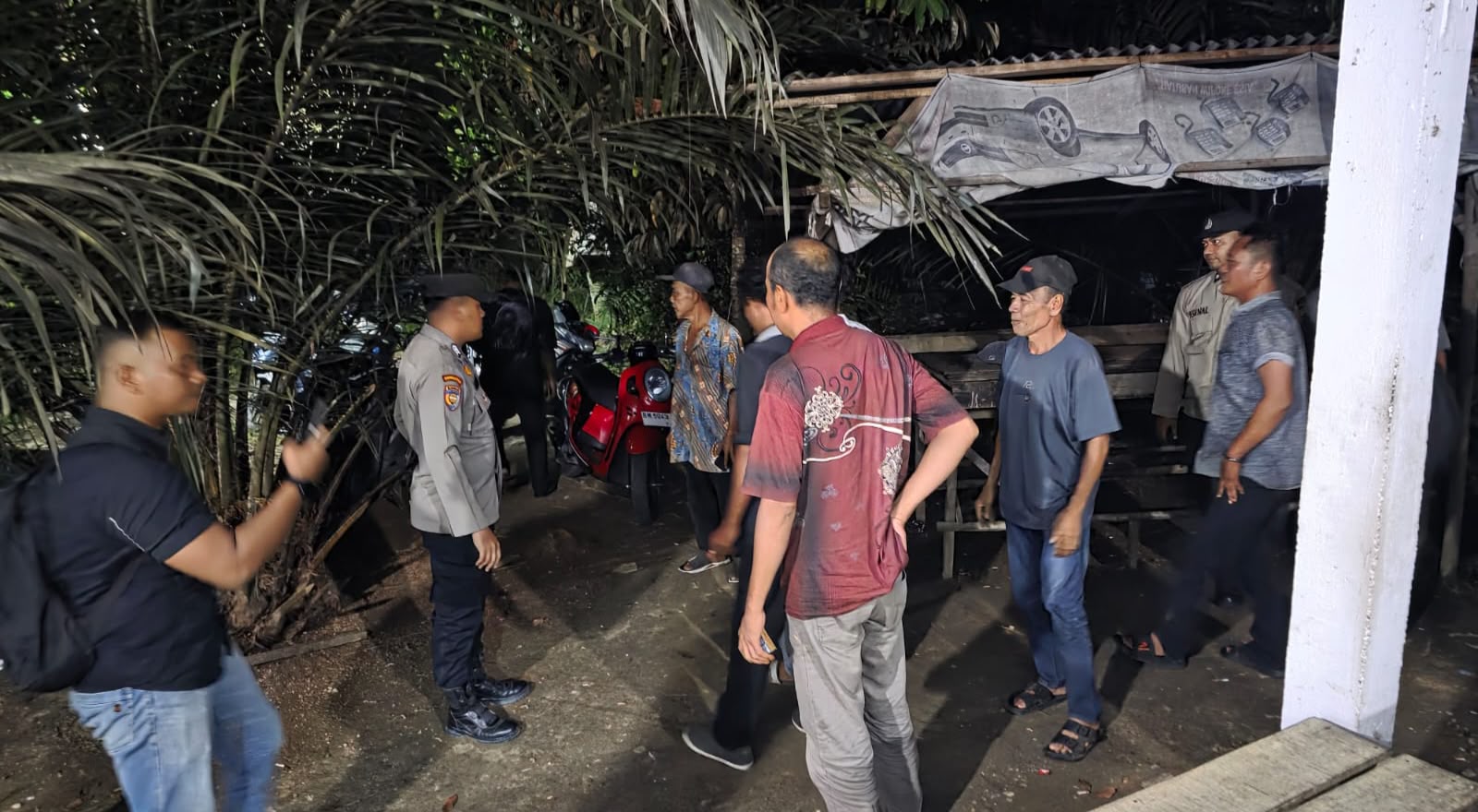 Polsek Tambang Razia Warung Remang-remang di Kampar, Sita Dua Jeriken Tuak