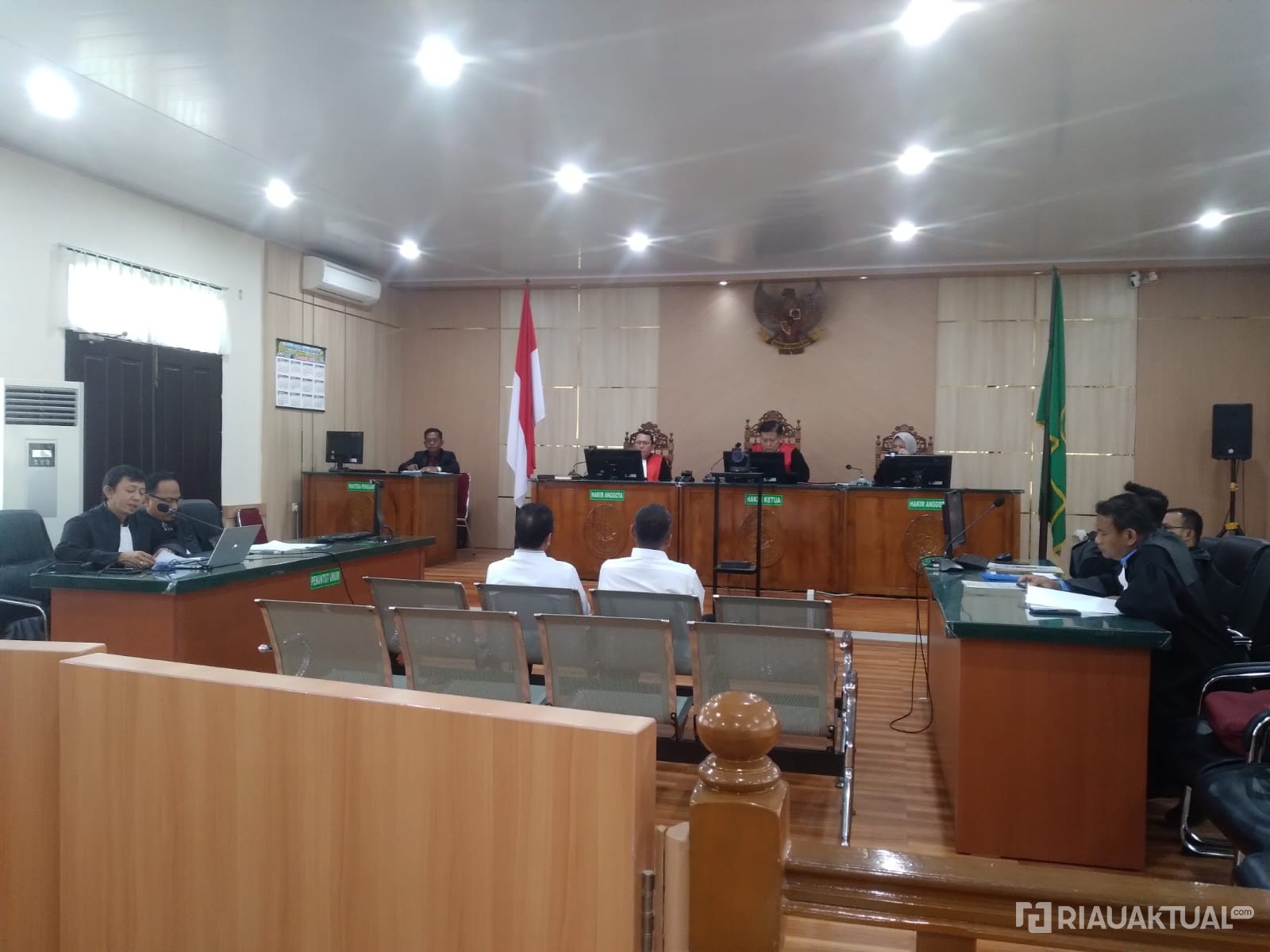 Sekda Kuansing Didakwa Suap Bupati Pakai Pajero dan Land Cruiser untuk Jabatan 