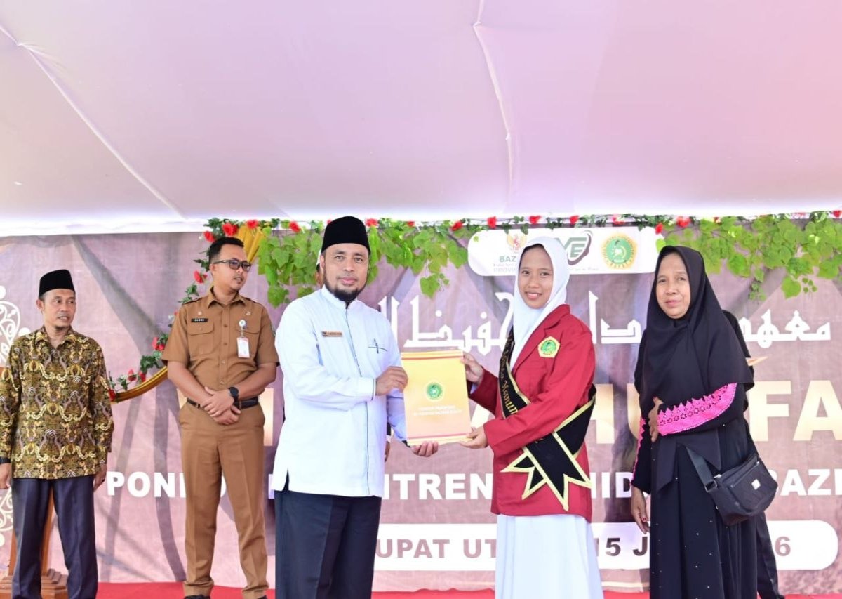17 Peserta Didik Pondok Pesantren Al Hidayah Baznas Riau II Rupat Utama Diwisuda