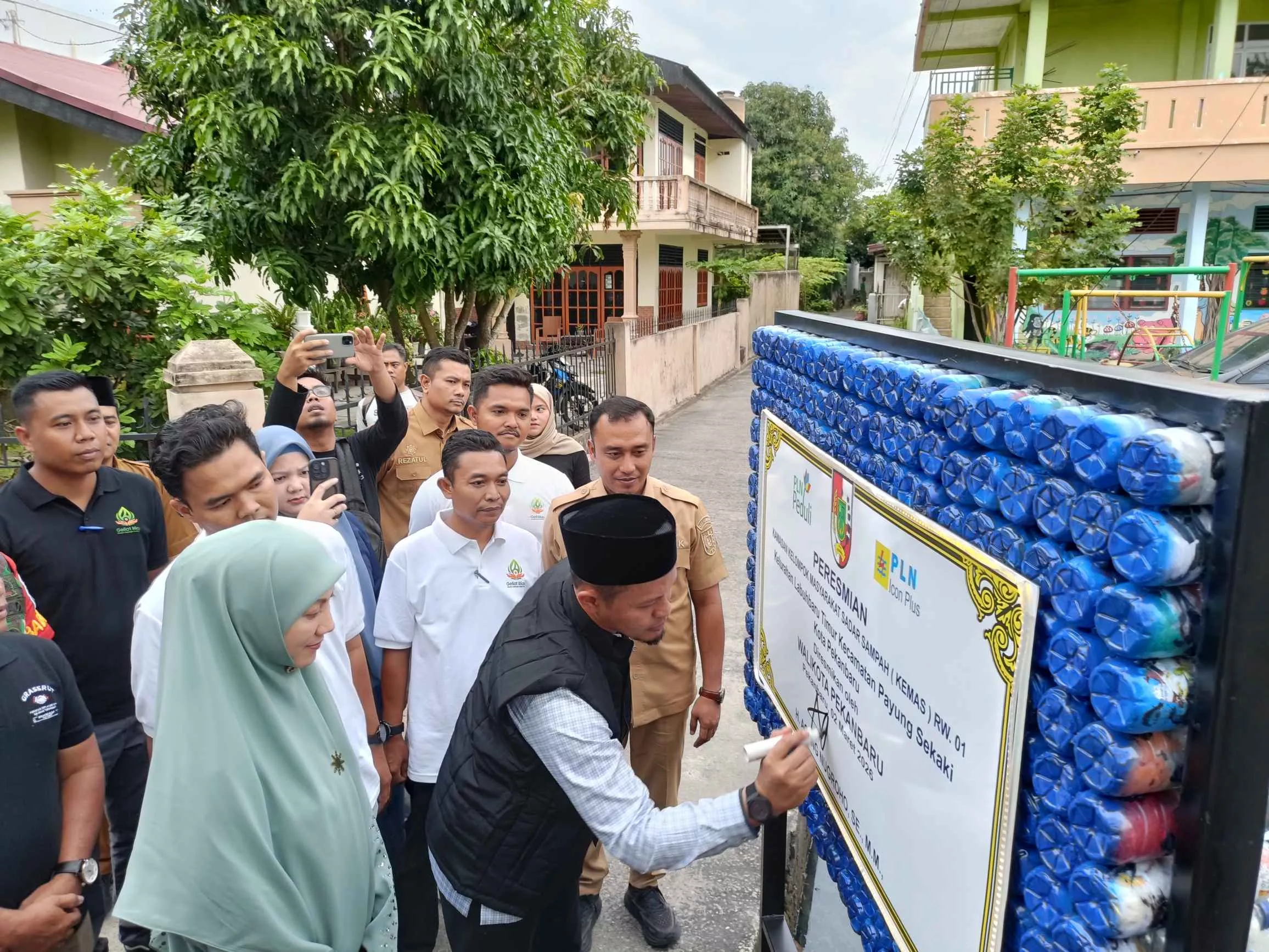 Wako Agung Resmikan Kemas di Payung Sekaki, Olah Sampah Jadi Produk Bernilai