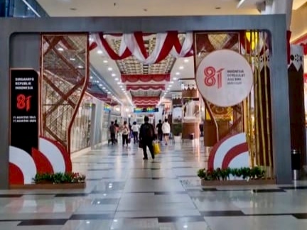 Penumpang Bandara SSK II Pekanbaru Kini Bisa Menikmati Pameran Sejarah Kerajaan Siak