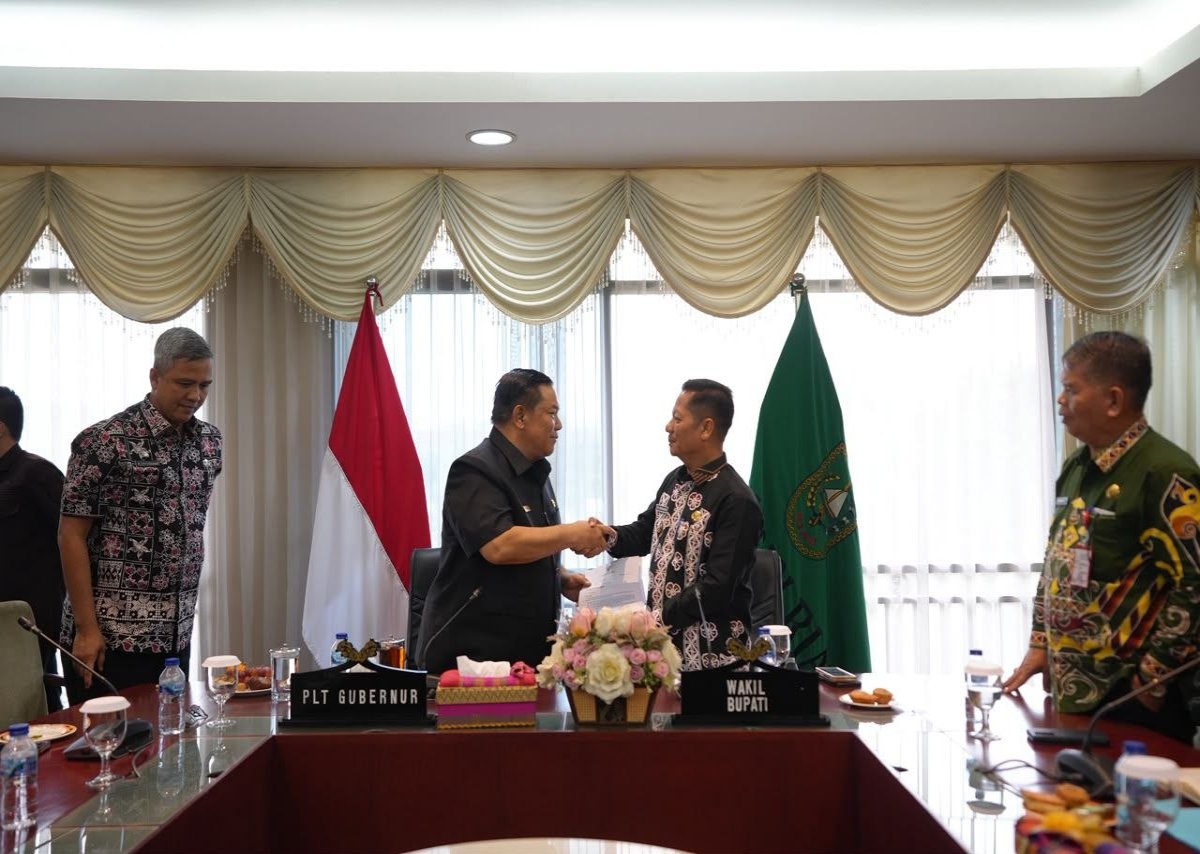Terima SK Plt Bupati, Muklisin Pastikan Roda Pemerintahan Kuansing Berjalan Normal