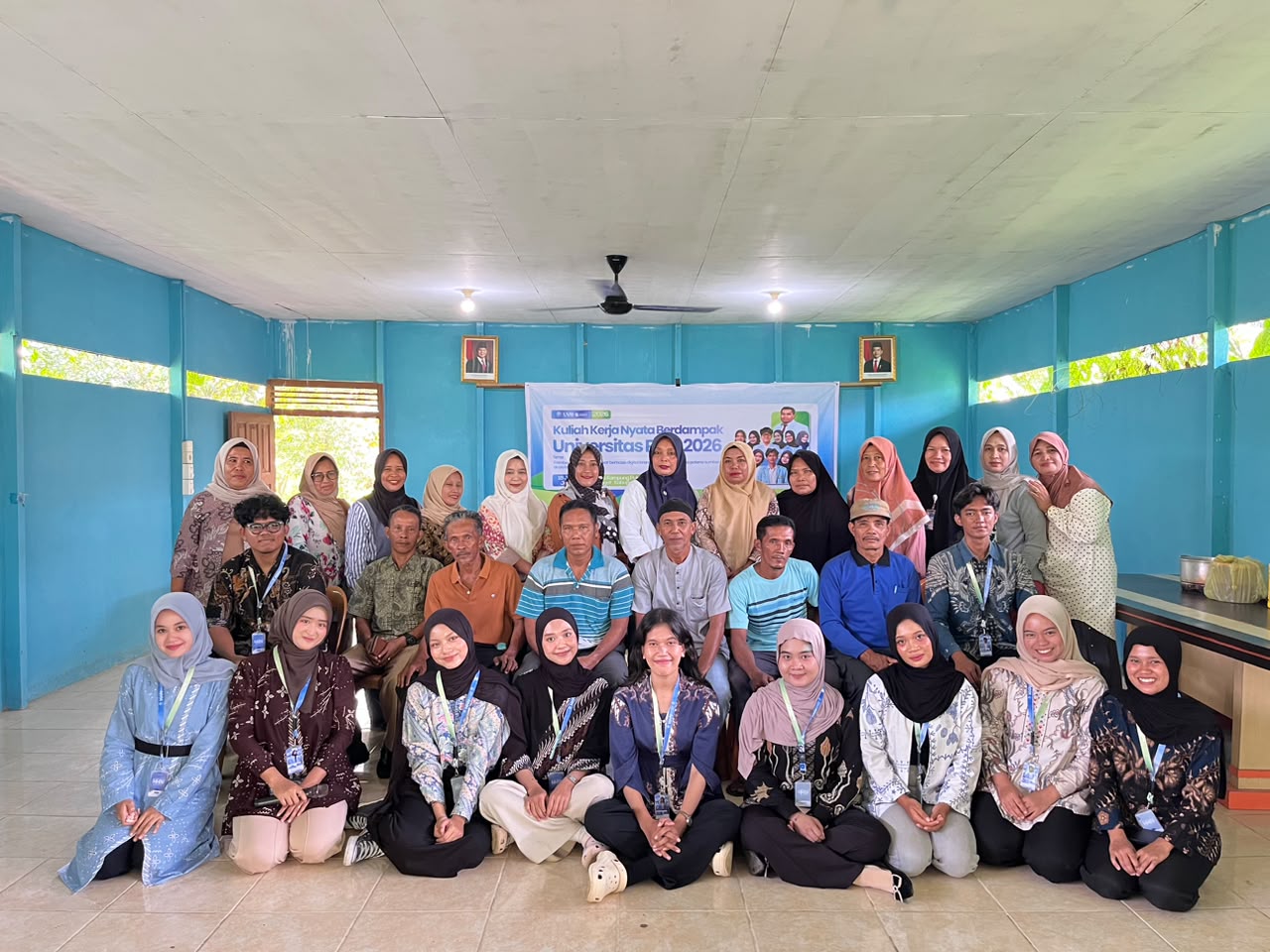 Ubah Limbah Ikan jadi Pupuk Bernilai, Mahasiswa KKN UNRI Dorong Pertanian Berkelanjutan di Kampung Pulau