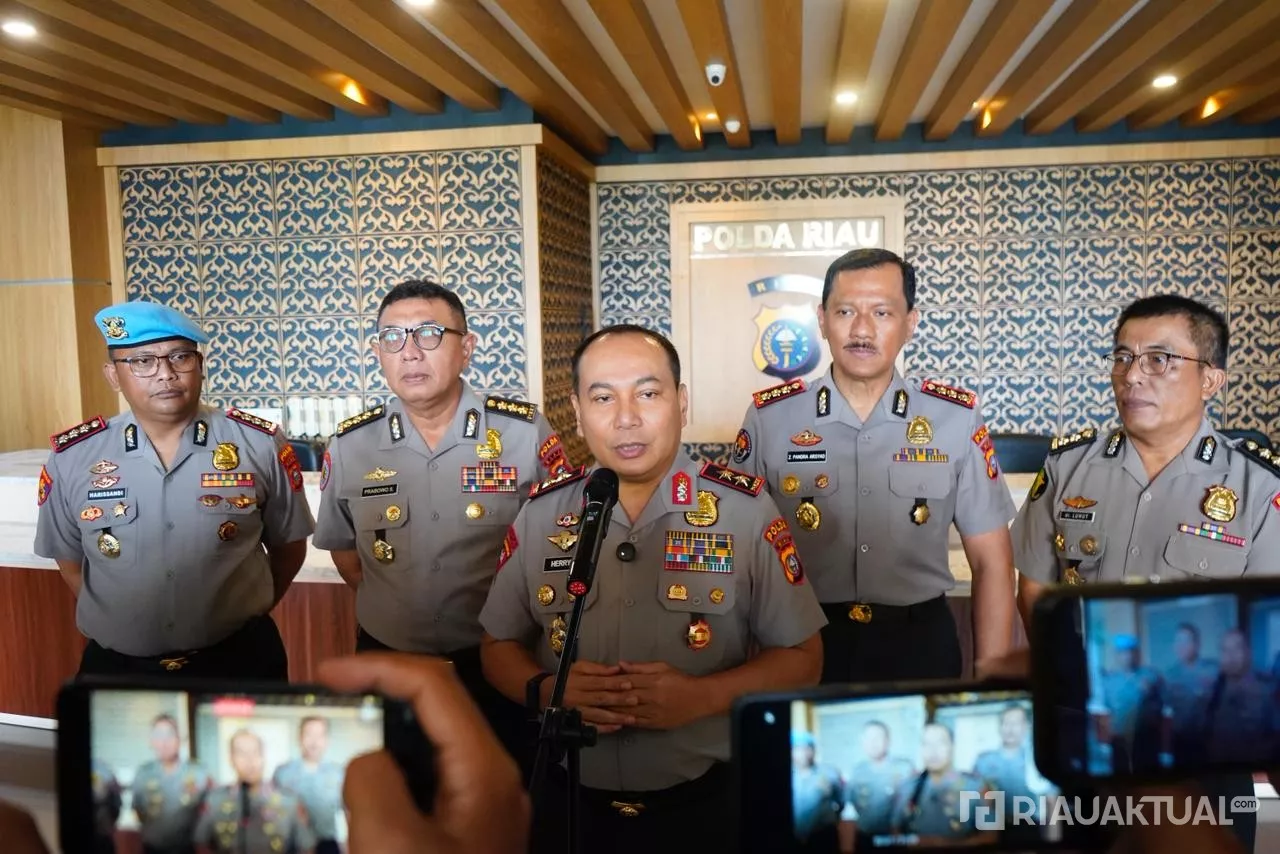 Seluruh Personel Polda Riau Jalani Tes Urine Mendadak