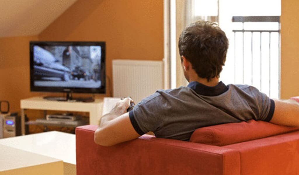 Menonton TV atau Bekerja di Depan Komputer, Mana yang Lebih Baik untuk Otak?