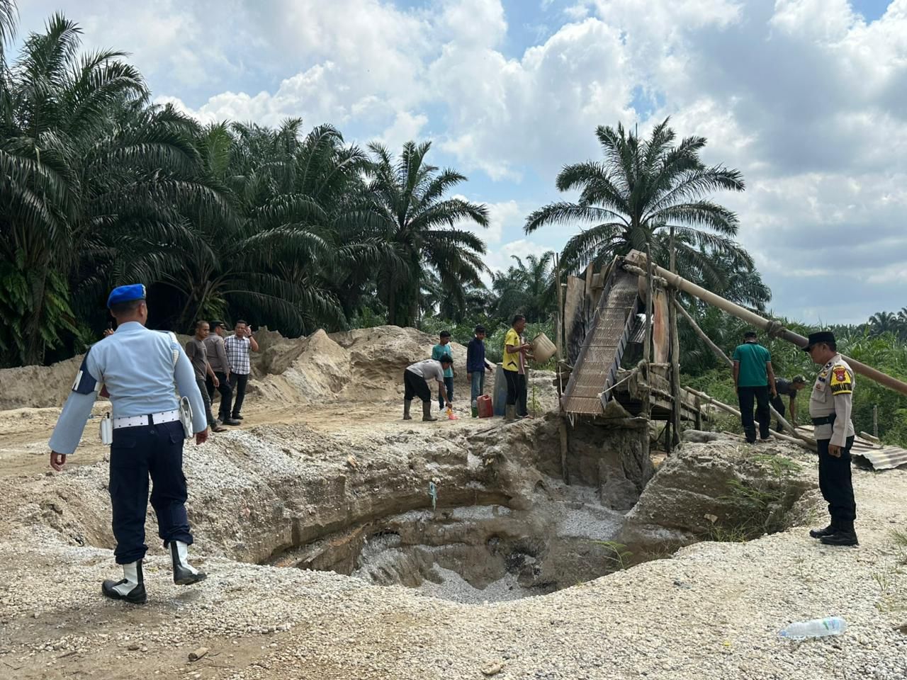 Operasi Gabungan Tertibkan Galian C Ilegal di Kampar
