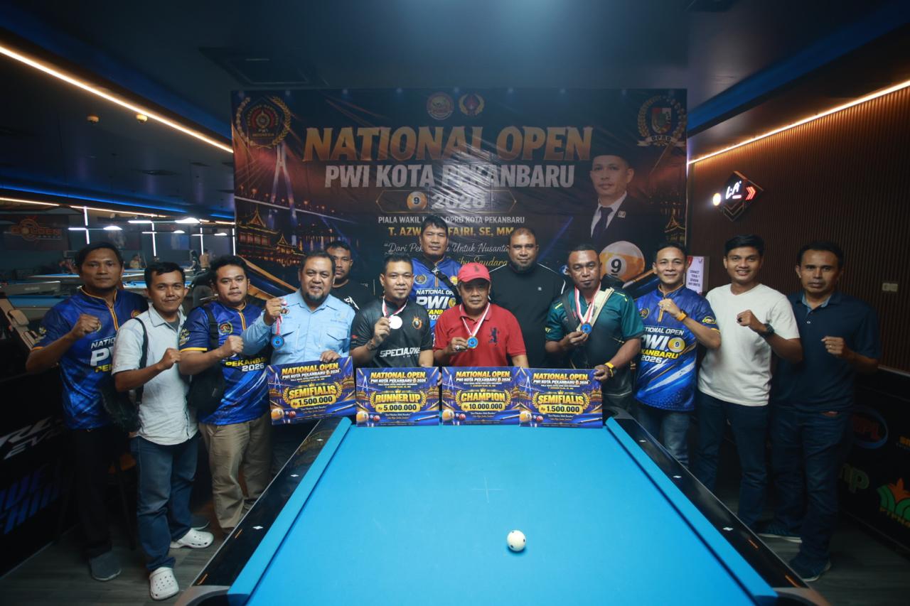 Sumbar Juarai National Open PWI Pekanbaru 2026, Bawa Pulang Piala Wakil DPRD Azwendi Fajri